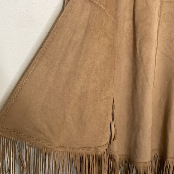Nygard Women's Camel Color Faux Suede Fringed Shawl Western Boho One Size - Picture 4 of 8